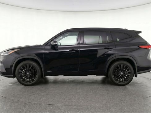 Used 2025 Toyota Highlander XSE AWD/4WD image 5