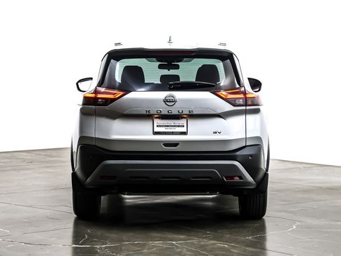 Used 2023 Nissan Rogue SV image 4