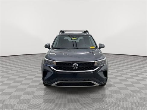 Used 2022 Volkswagen Taos SE image 3