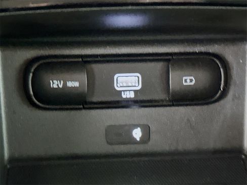 Used 2022 Kia Telluride S image 32