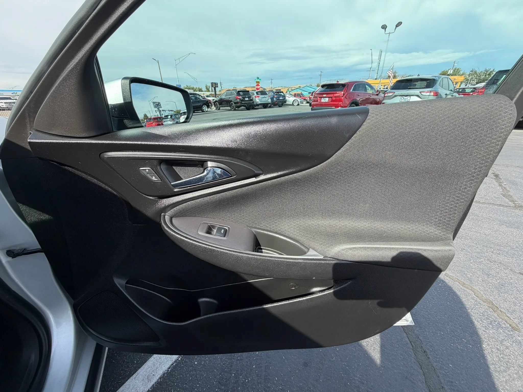 Used 2022 Chevrolet Malibu LT FWD image 15