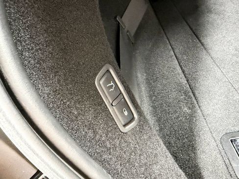Used 2018 Maserati Levante AWD/4WD image 18