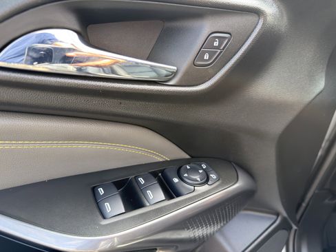 Used 2024 Chevrolet Trax ACTIV w/ Sunroof Package FWD image 22