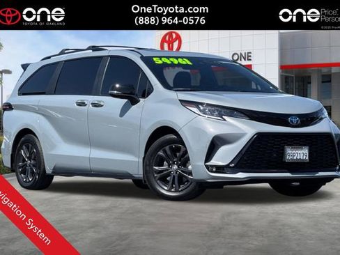 Certified 2025 Toyota Sienna XSE w/ XSE Premium Package AWD/4WD image 1