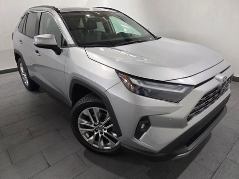 Used 2022 Toyota RAV4 Limited AWD/4WD image 7