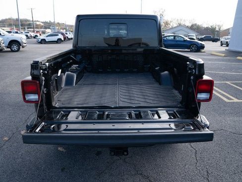 Used 2023 Jeep Gladiator Mojave w/ Cold Weather Group image 12