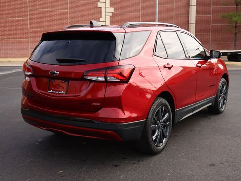 Used 2024 Chevrolet Equinox RS w/ RS Leather Package image 32