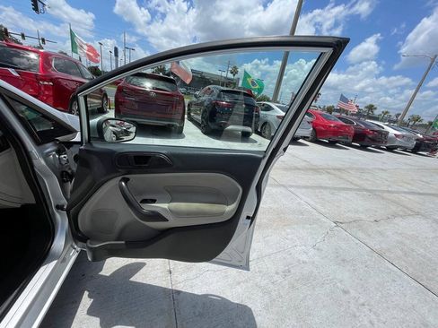 Used 2019 Ford Fiesta SE FWD image 10