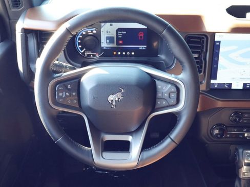 Used 2024 Ford Bronco Outer Banks image 15