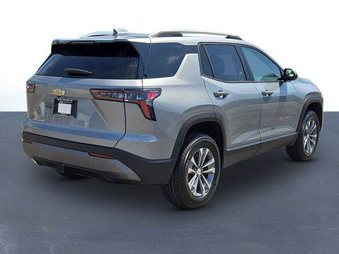 New 2026 Chevrolet Equinox LT FWD image 5