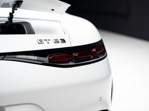 Used 2025 Mercedes-Benz AMG GT 63 image 31