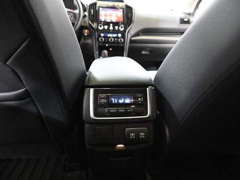 Used 2022 Subaru Ascent Onyx Edition image 32