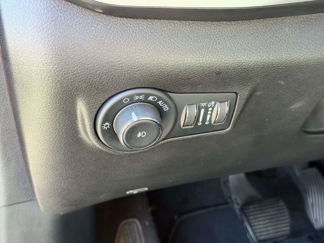 Used 2025 Jeep Compass Limited AWD/4WD image 25