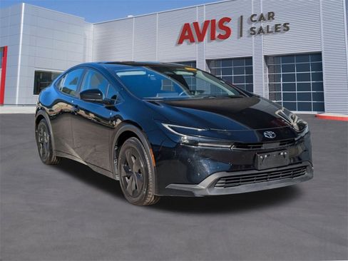 Used 2024 Toyota Prius LE image 3