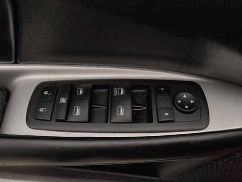 Used 2019 Dodge Journey SE image 27