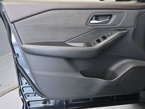 Used 2023 Nissan Rogue SV FWD image 22
