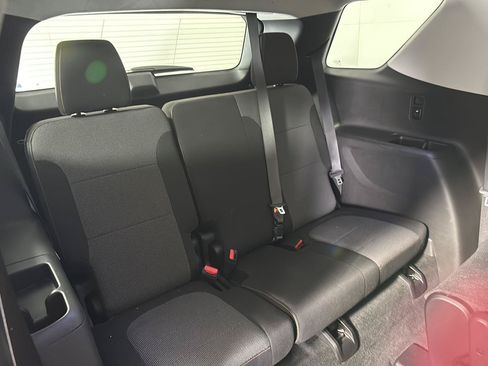 Used 2018 Chevrolet Traverse LT FWD image 17