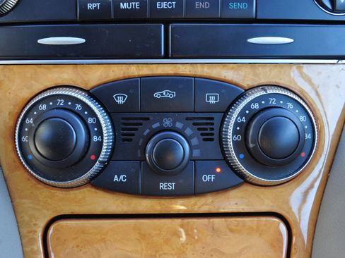 Used 2007 Mercedes-Benz SL 550 image 16