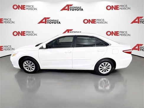 Certified 2017 Toyota Camry LE image 4