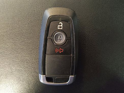 Used 2024 Ford Edge SEL image 32