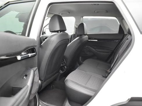 Used 2025 Kia Seltos S FWD image 15