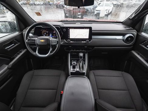 Used 2024 Chevrolet Colorado LT w/ LT Convenience Package image 19