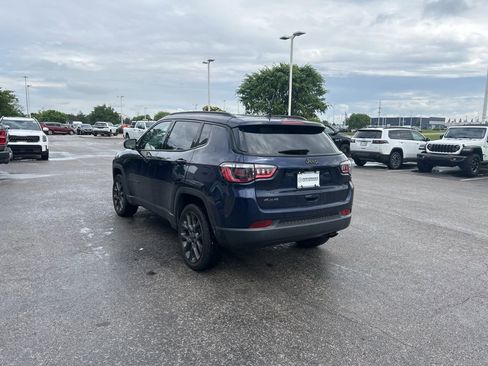Used 2021 Jeep Compass Latitude AWD/4WD image 3