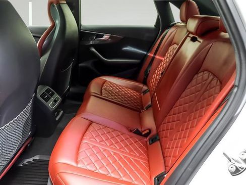 Used 2022 Audi S4 Premium Plus image 11