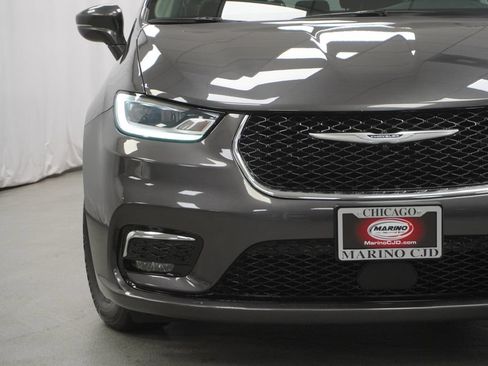 Certified 2021 Chrysler Pacifica Touring-L FWD image 7