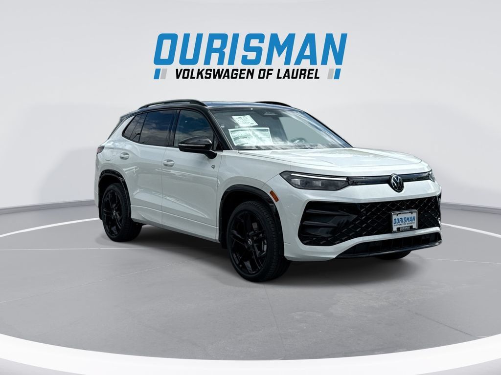 Used 2026 Volkswagen Tiguan SE R-Line AWD/4WD image 2