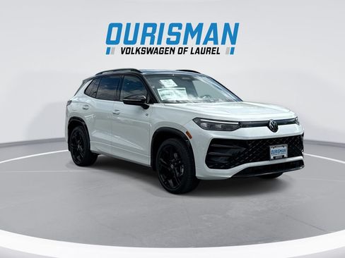 Used 2026 Volkswagen Tiguan SE R-Line AWD/4WD image 2