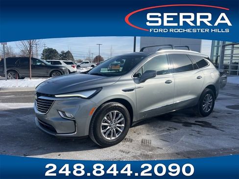 Used 2023 Buick Enclave Essence image 1