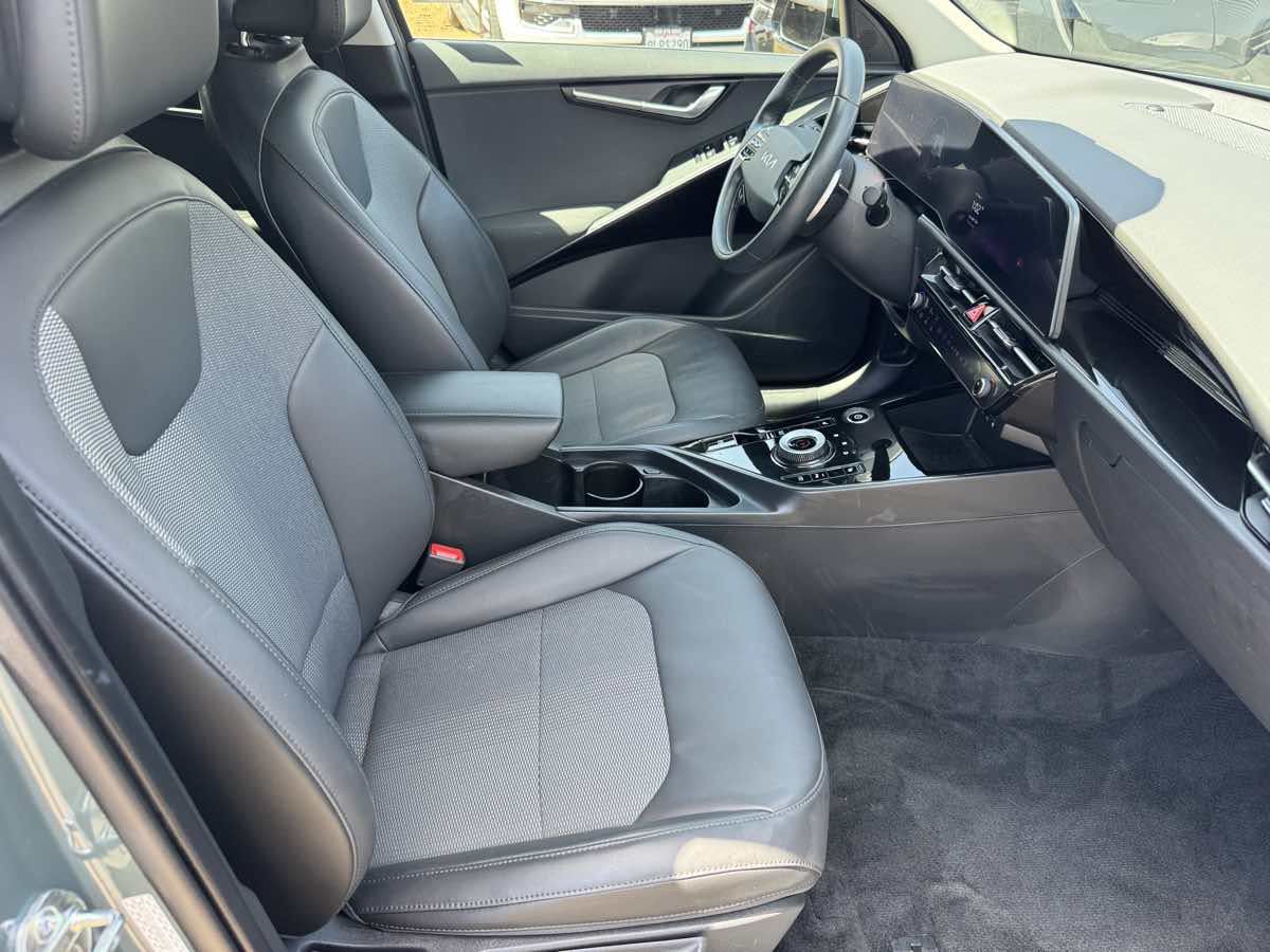 Used 2023 Kia Niro Wind FWD image 17