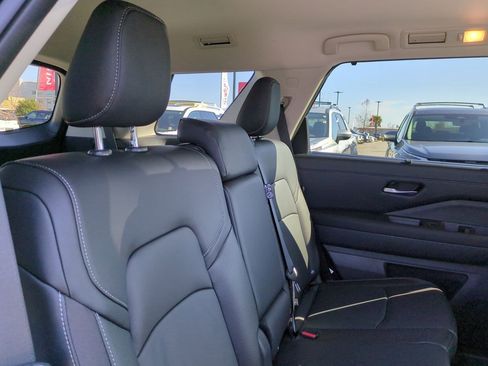 New 2025 Nissan Pathfinder SL image 35