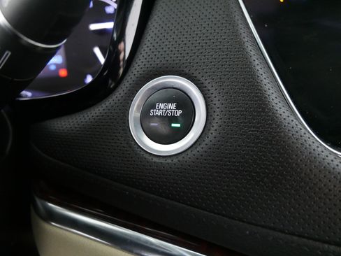 Used 2017 Cadillac XT5 Luxury w/ Driver Awareness Package image 32