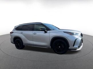 Used 2025 Toyota Highlander XSE AWD/4WD video 2