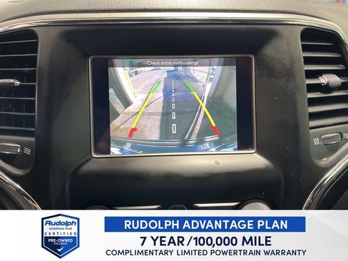 Used 2018 Jeep Grand Cherokee Laredo image 28