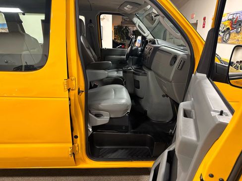 Used 2009 Ford E-150 and Econoline 150 Wagon image 31