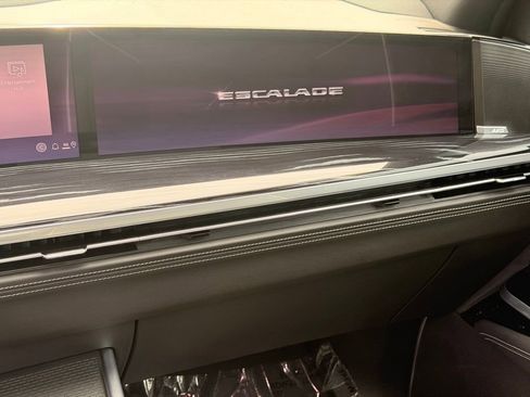 Used 2025 Cadillac Escalade Sport w/ Touring Package AWD/4WD image 22