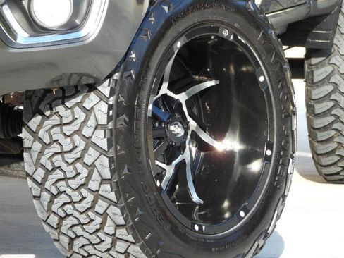 Used 2018 Chevrolet Colorado Z71 image 5