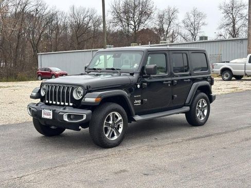 Used 2019 Jeep Wrangler Unlimited Sahara w/ Dual Top Group image 8