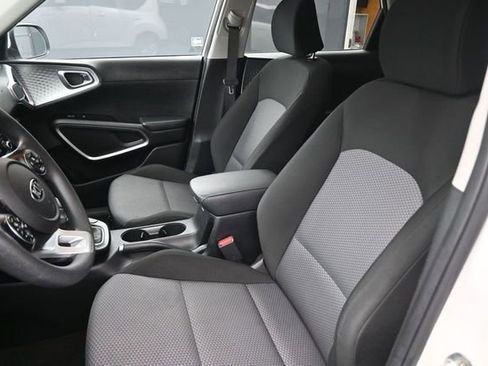 Used 2021 Kia Soul LX FWD image 18