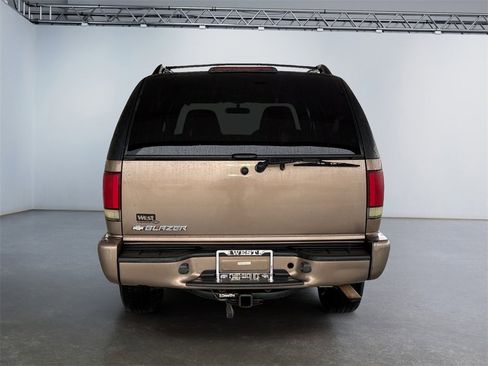 Used 2004 Chevrolet Blazer LS w/ Preferred Equipment Group image 4