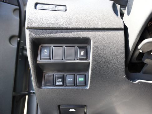 Used 2018 Nissan Rogue S AWD/4WD image 30