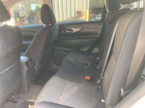 Used 2018 Nissan Rogue SV image 29