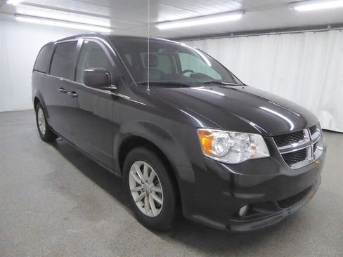 Used 2018 Dodge Grand Caravan SXT image 1