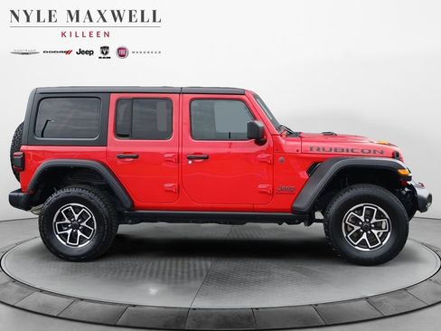 Used 2025 Jeep Wrangler Unlimited Rubicon AWD/4WD image 17