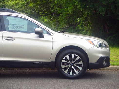 Used 2015 Subaru Outback 2.5i Limited AWD/4WD image 30