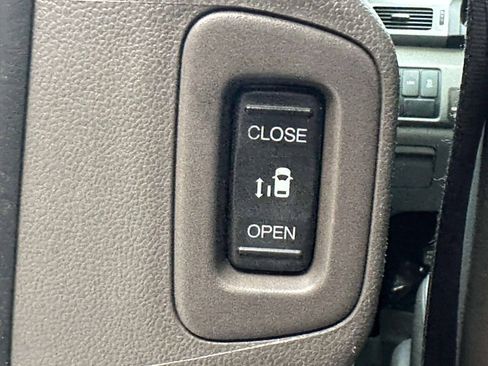 Used 2016 Honda Odyssey Touring Elite image 38