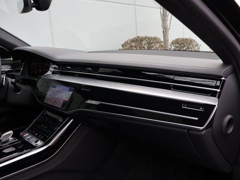 Used 2024 Audi S8 4.0T image 10
